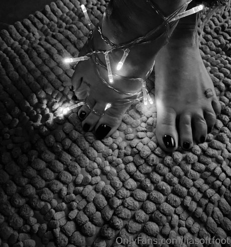 liasoftfoot pretty actress picture