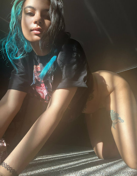 taylorhenries erotic pornstar archive