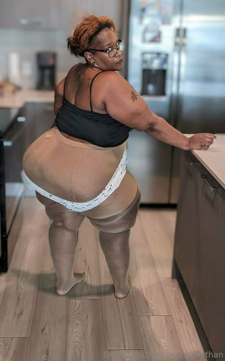 ms thickerthan model nudes pic