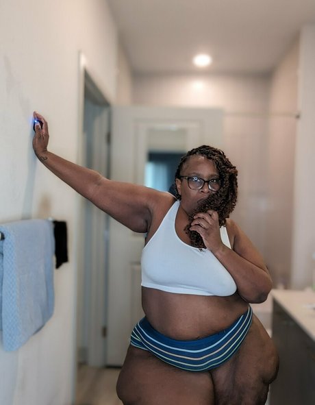 ms thickerthan model naked image