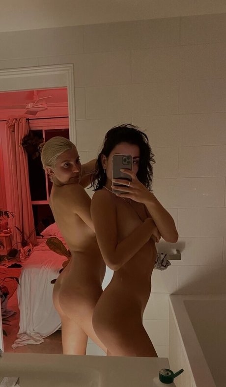 perrsiia_ naked actress img