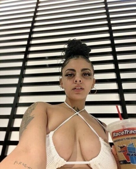 Trippyisme beautiful model photo