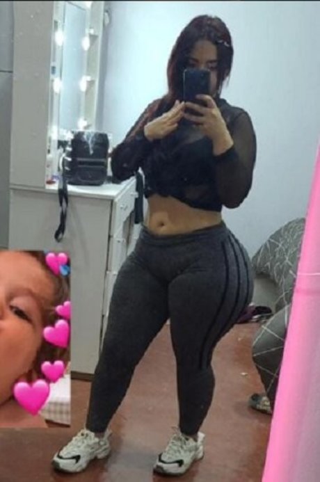 Roxana CT model hot image