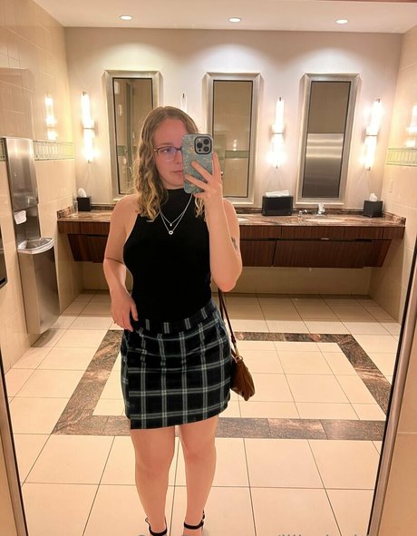 Lilly in bloom xxx actress picture