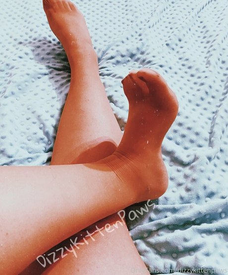 dizzykittenpaws nudes star archive