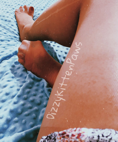 dizzykittenpaws xxx star photos