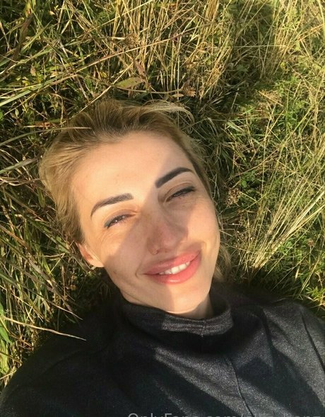 ellis benz model xxx images