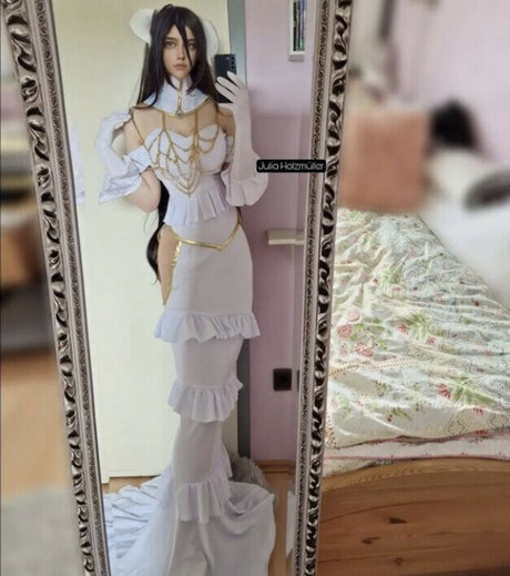 Julia Holzmuller high quality actress images