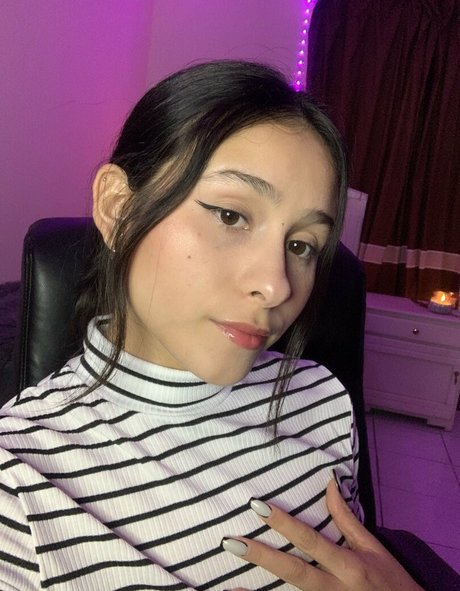 Lomy Asmr top model img