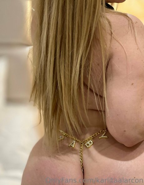 karlitaalarcon naked model photo