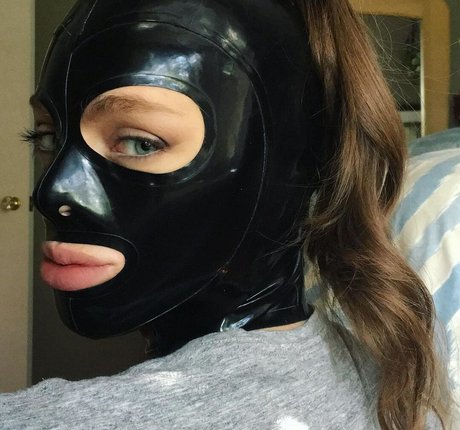 Gummipuppet model nice pic