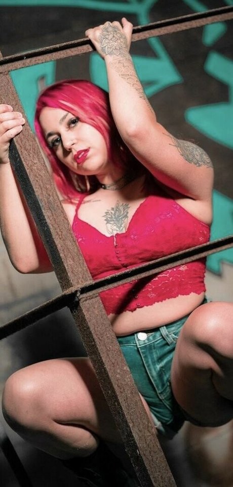 alyssalotus pornstar nude img