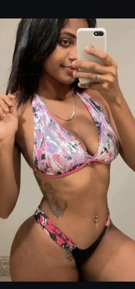 Fabiana Gomes art model pictures