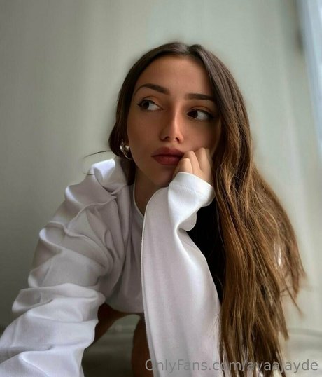 avaajayde free model pics