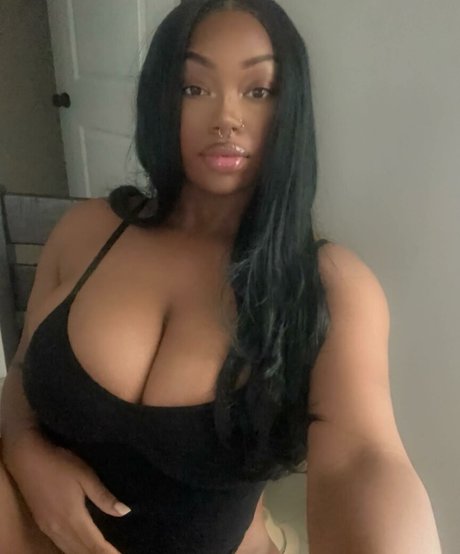 kcurieuse best model img