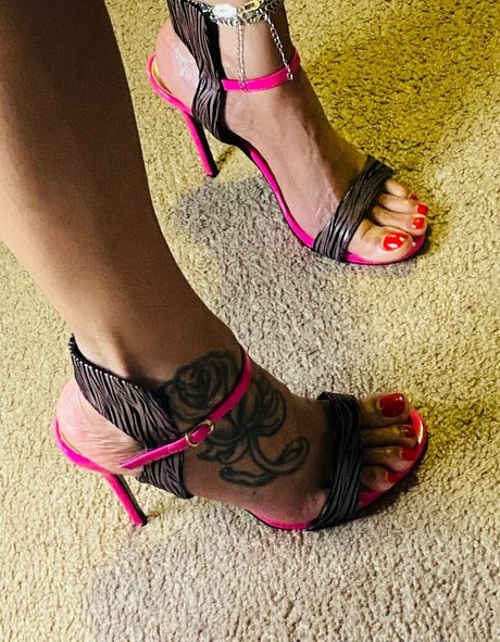 ohhhmyfeetz nice model pics