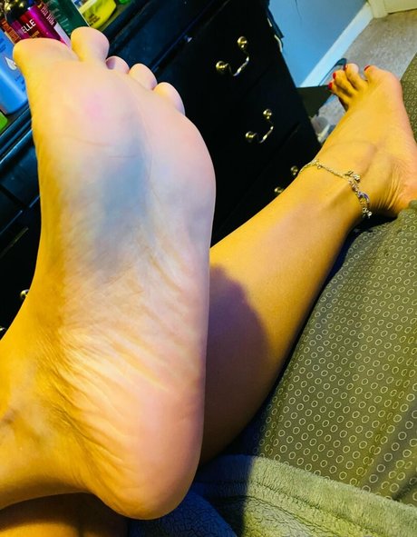 ohhhmyfeetz star porn image