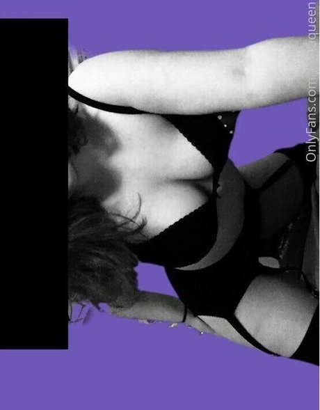 Bailey Grey model beautiful img