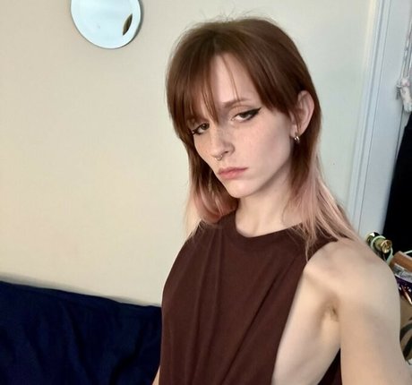 Daychain model nudes images