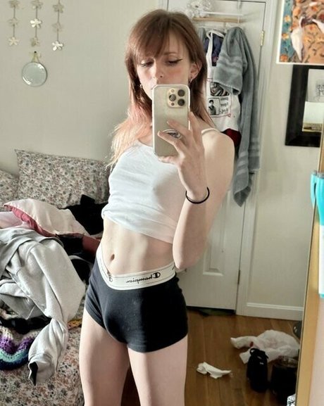 Daychain nudes star images