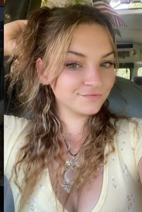 Stoneyybabe420 sex model photo