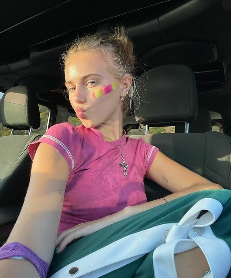 Claire Rosinkranz erotic model photo