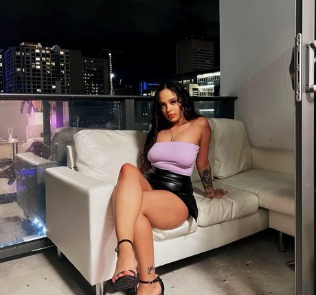 Madwavyy naked star images