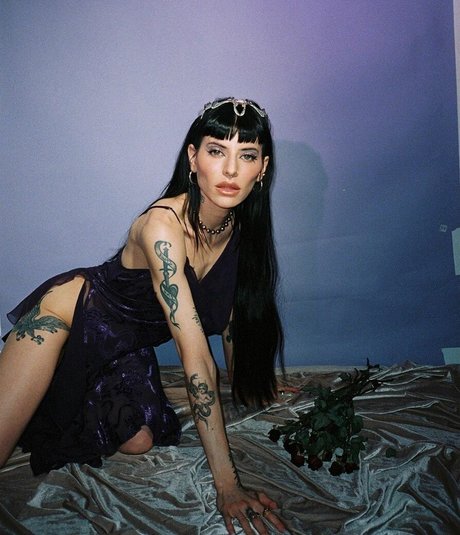 Lilith Czar naked actress images