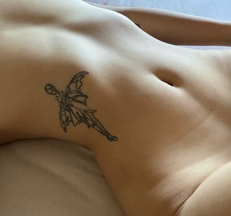 soberrybitter model erotic img