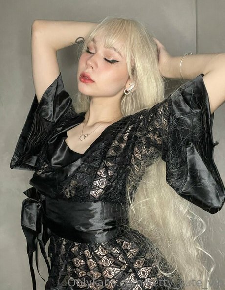 ketty cute naked model pic