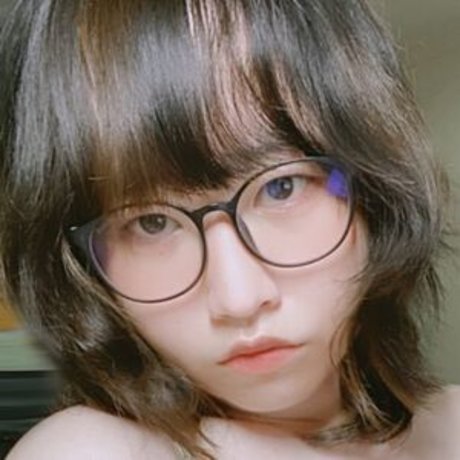 BunnieRennie porn star pic