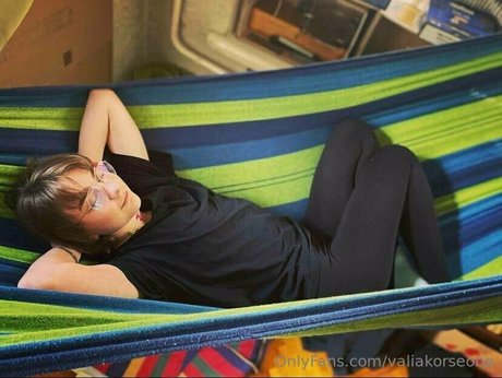 valiawixx high quality actress pics