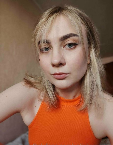 valiawixx star top img