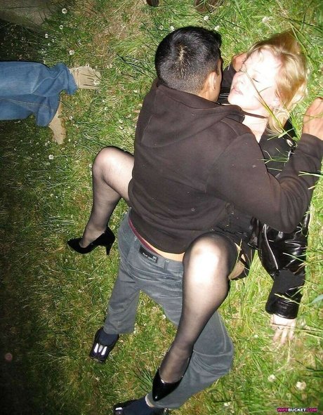 Fun In Clubs sex actress pic