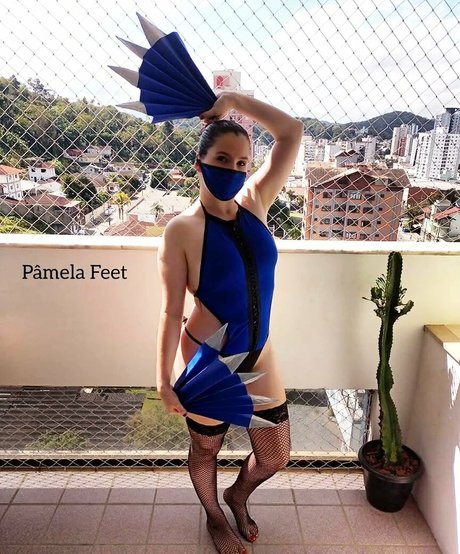 PamFeet model hd pic