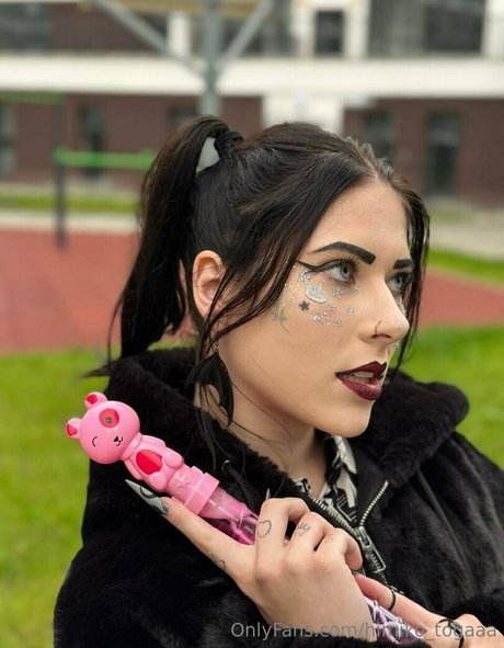 himiko togaaa art actress picture