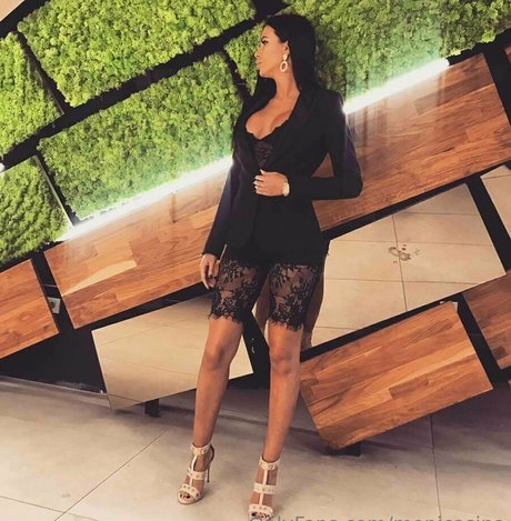 monicasins art model img