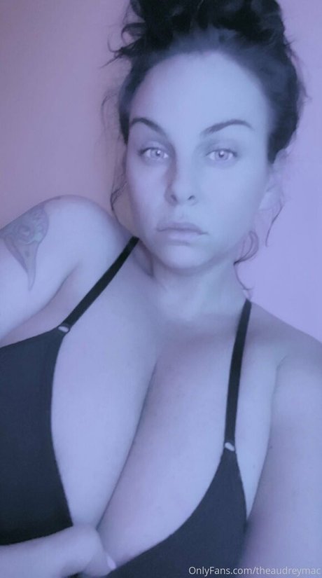 theaudreymac perfect model image