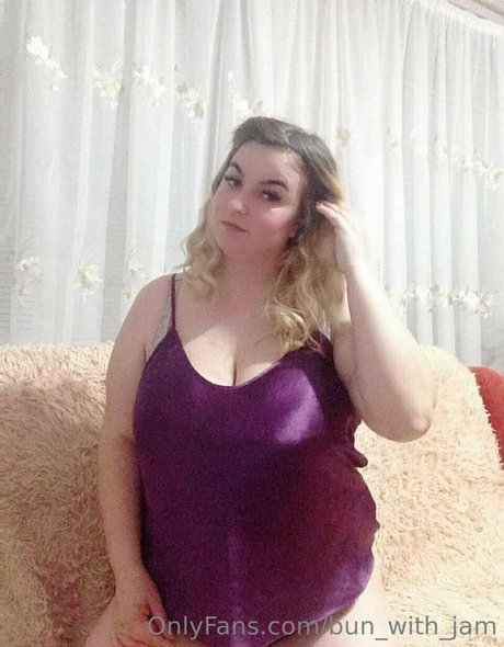 bun with jam Profile pic