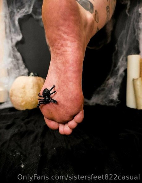 sistersfeet822casual star nice pics