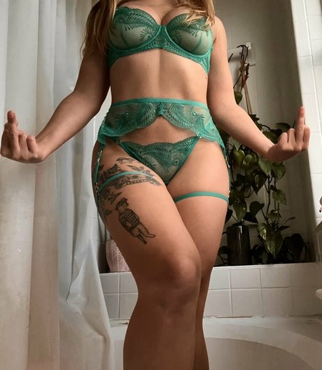 laurentheworm model perfect pictures