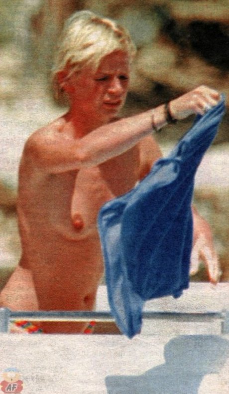 Zoe Ball nude star gallery