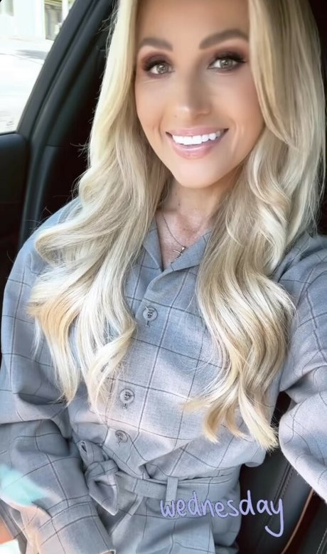 Tomi Lahren beautiful model photos