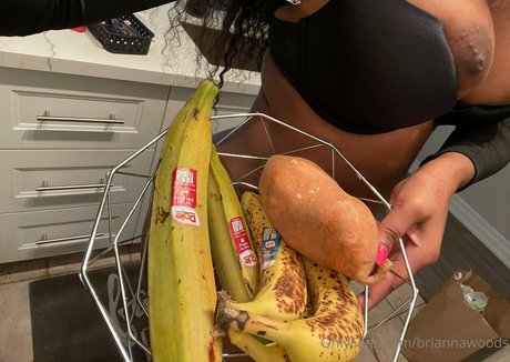 briannawoods nude actress gallery