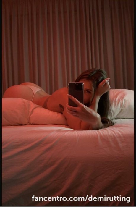 Demi Rutting nudes model images