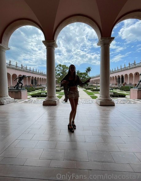 lola costa top star gallery