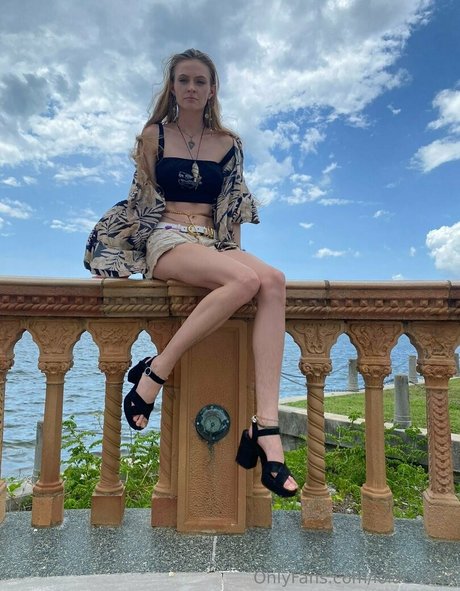 lola costa star best images