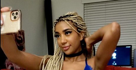 partyatari actress pictures