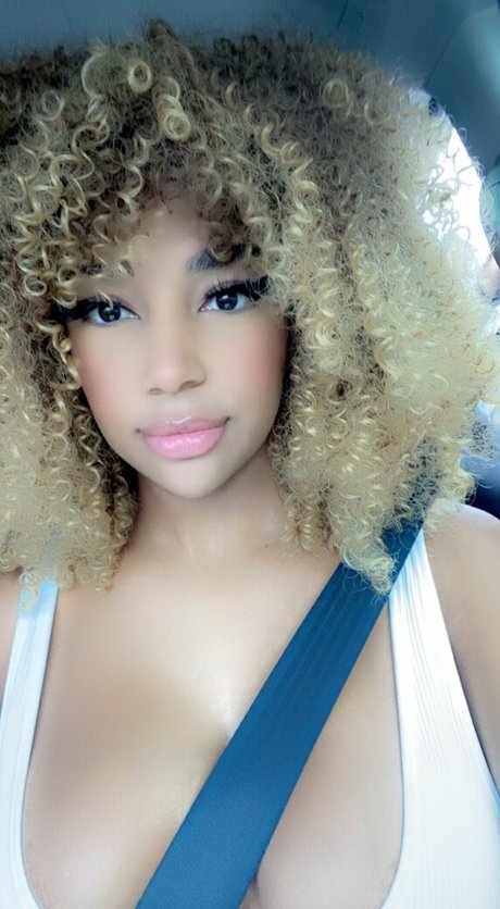 partyatari model free image