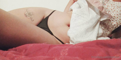 Dani Himejima model top image